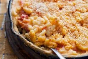 Baked mac and cheese with tomatoes