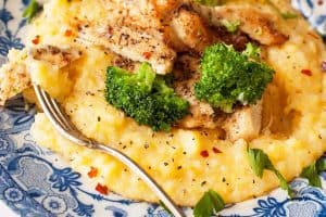 Chicken and polenta with broccoli