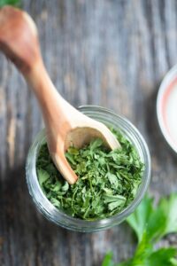 How to Dry Parsley (and other herbs)