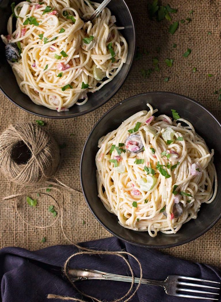 Looking for a crowd-pleasing pasta salad recipe that's better than any boring box? This vermicelli (that's just the name of the noodle) version is tangy and tasty!